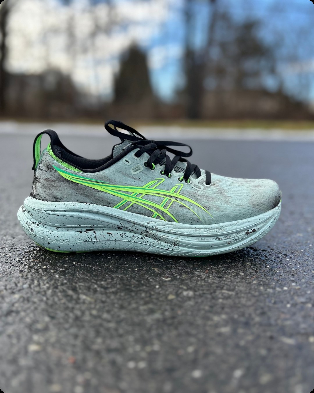 ASICS Gel Nimbus 28 on road
